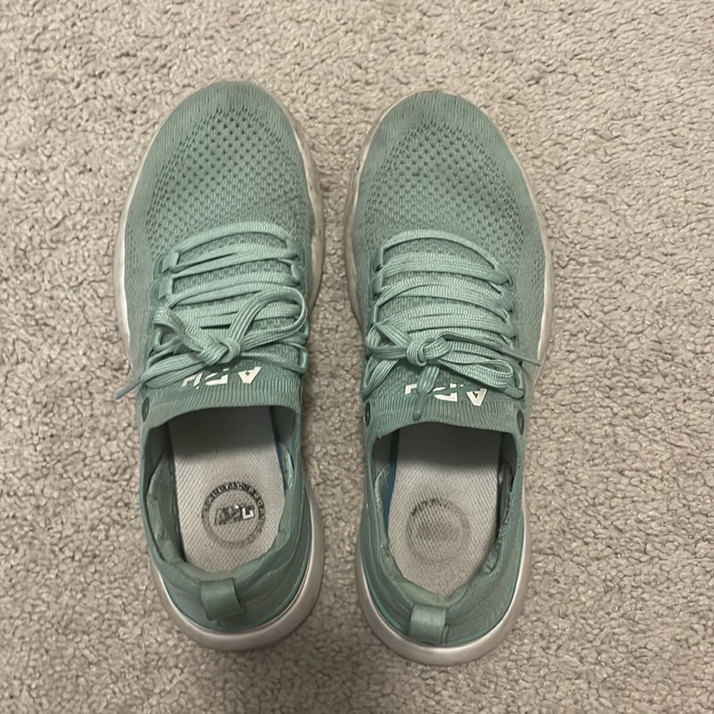 APL Women's TechLoom Breeze